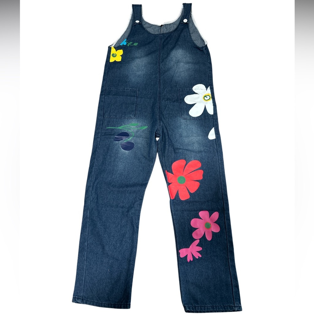 NWOT Denim Floral women’s Overalls with pockets and Pink & Red Flowers Sz:L